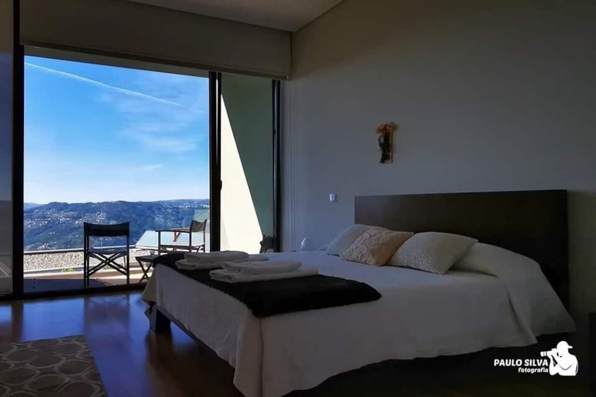 1 bedroom, blackout curtains, soundproofing, free cots/infant beds