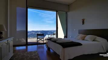 1 bedroom, individually decorated, blackout curtains, soundproofing
