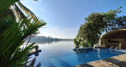 MyH-LAKE FRONT Pvt Villa with staff, FREE Breakfast, Near City