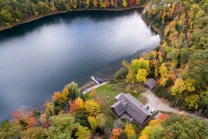 Exterior - Beautiful getaway on a private lake! (Dunbar)