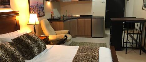 واي فاي مجانًا وملاءات أسرّة