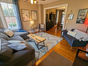 Smart TV, videojuegos, reproductor de DVD y videoteca