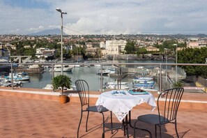 Outdoor dining - Nonna Maria's home (Catania)