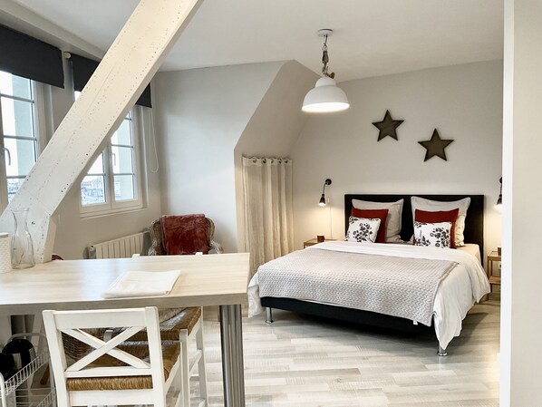 1 bedroom, iron/ironing board, free WiFi, bed sheets