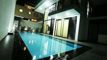 Alberca al aire libre