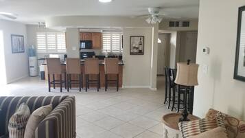 Smart TV, books, stereo