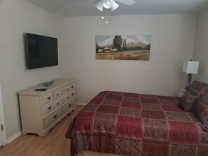 3 soverom, safe på rommet, strykejern/-brett og wi-fi (inkludert)