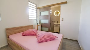 1 bedroom, iron/ironing board, WiFi, wheelchair access