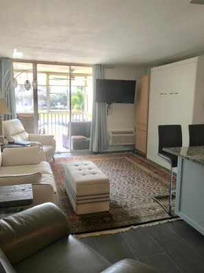 TV - Vanderbilt Beach Condo (Naples)