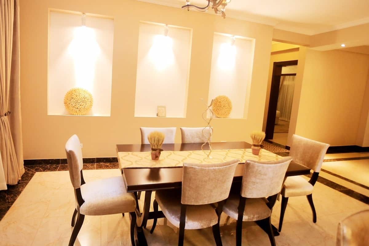 Apartment, 2 Bedrooms | Living area