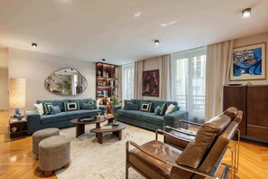 Télévision, espaces bureaux