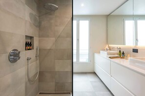 Shower, hair dryer, towels, shampoo - Luxury Apt – Le Marais – AC – 5-stars Comfort (Paris)