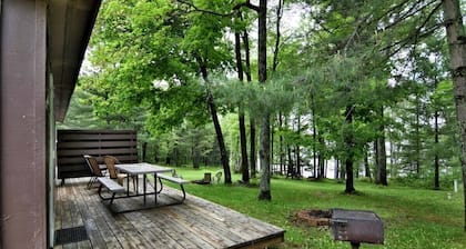 Iron River, Wisconsinin mökkivuokraus Northwoodsin lomakeskuksessa