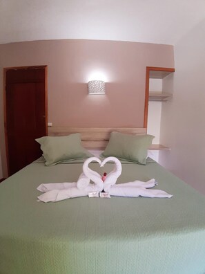 Minibar, blackout curtains, bed sheets - Pouso Atobá (Paraty)
