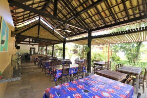 Free daily breakfast  - Pouso Atobá (Paraty)