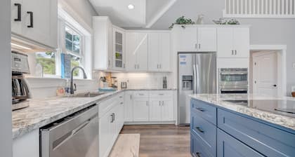 Foothills Retreat, New Lakefront Luxury w/ Covered Decks + Hot Tub, Fire Pit Terrace, Dock & More!