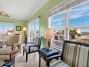 智能电视、DVD 播放器、立体声音响