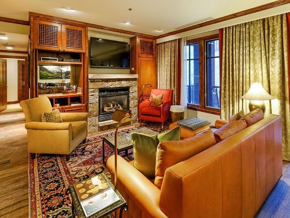 TV, fireplace, ping pong