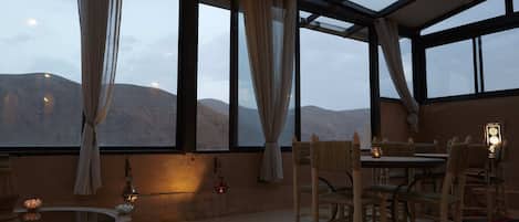 Family House, 5 Bedrooms, Mountain View | Teres/patio