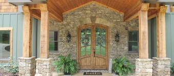 Toccoa River Dreams - Direct Riverfront Home - Very Private