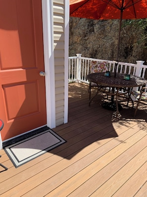 Outdoor dining - The Tinyhouse @ Rustic Ridge in Granite Dells (Prescott)