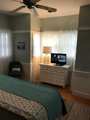 1 dormitorio, tabla de planchar con plancha, Internet