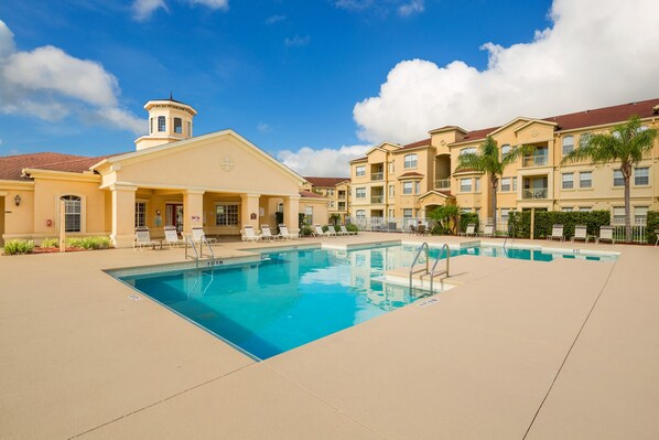 Outdoor pool - Disneys Den by VillaDirect (Davenport)