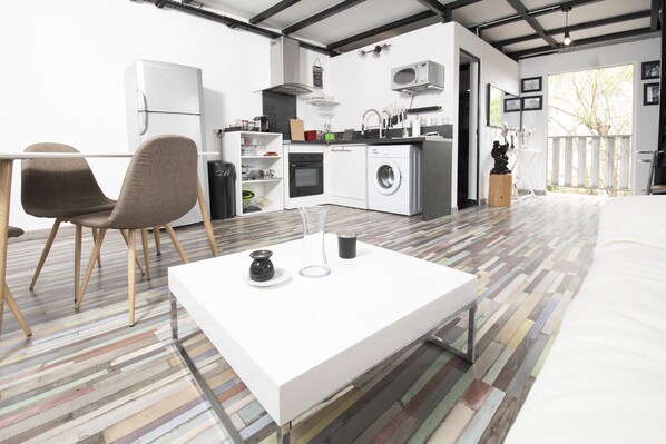 Apartment, 1 Bedroom | Living area
