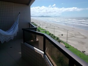 Property grounds - Oceanfront w / PIscina and Rooftop BBQ (Praia Grande)