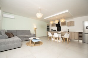 Apartment, 2 Bedrooms | Living area