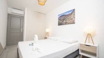2 bedrooms, iron/ironing board, free cots/infant beds, free WiFi