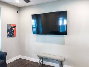 Smart TV, fireplace, stereo - #PeteRetreat -2 blocks from OSU, newly remodeled (Stillwater)