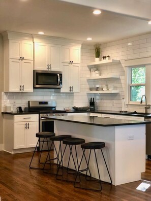 Fridge, microwave, oven, stovetop - #PeteRetreat -2 blocks from OSU, newly remodeled (Stillwater)