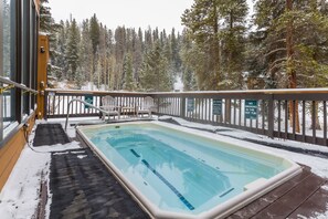 Outdoor spa tub - Two Private Balconies w/ Beautiful Views & Short Walk to Lifts, Shops, Dining (Keystone)