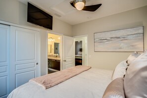 4 bedrooms, desk, iron/ironing board, travel cot