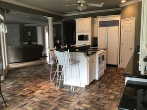 Interior - Large Executive 3 bedroom gorgeous entertainment home in Baton Rouge (Baton Rouge)