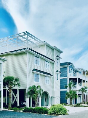 Exterior - BEAUTIFUL LUXURY OCEANFRONT HOME!!! Sleeps 25, Elev, pool & rooftop deck. 7B/7B. (Ocean Isle Beach)