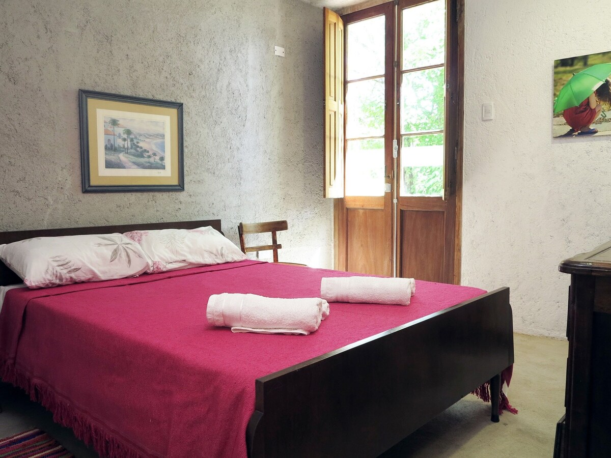 Habitación tradicional doble | Ropa de cama hipoalergénica y colchones Select Comfort