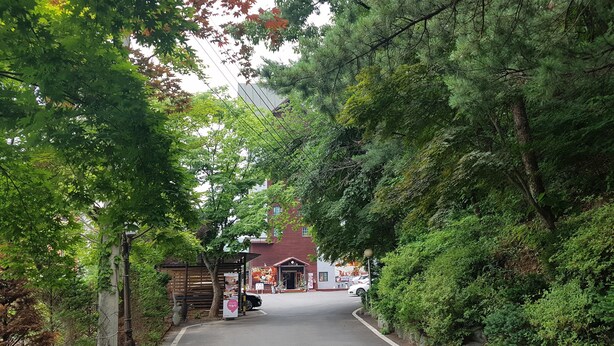 숙박 시설 입구