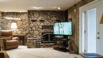 Smart TV, caminetto