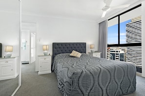 Apartamento, 2 habitaciones | 2 dormitorios, tabla de planchar con plancha, wifi gratis y ropa de cama