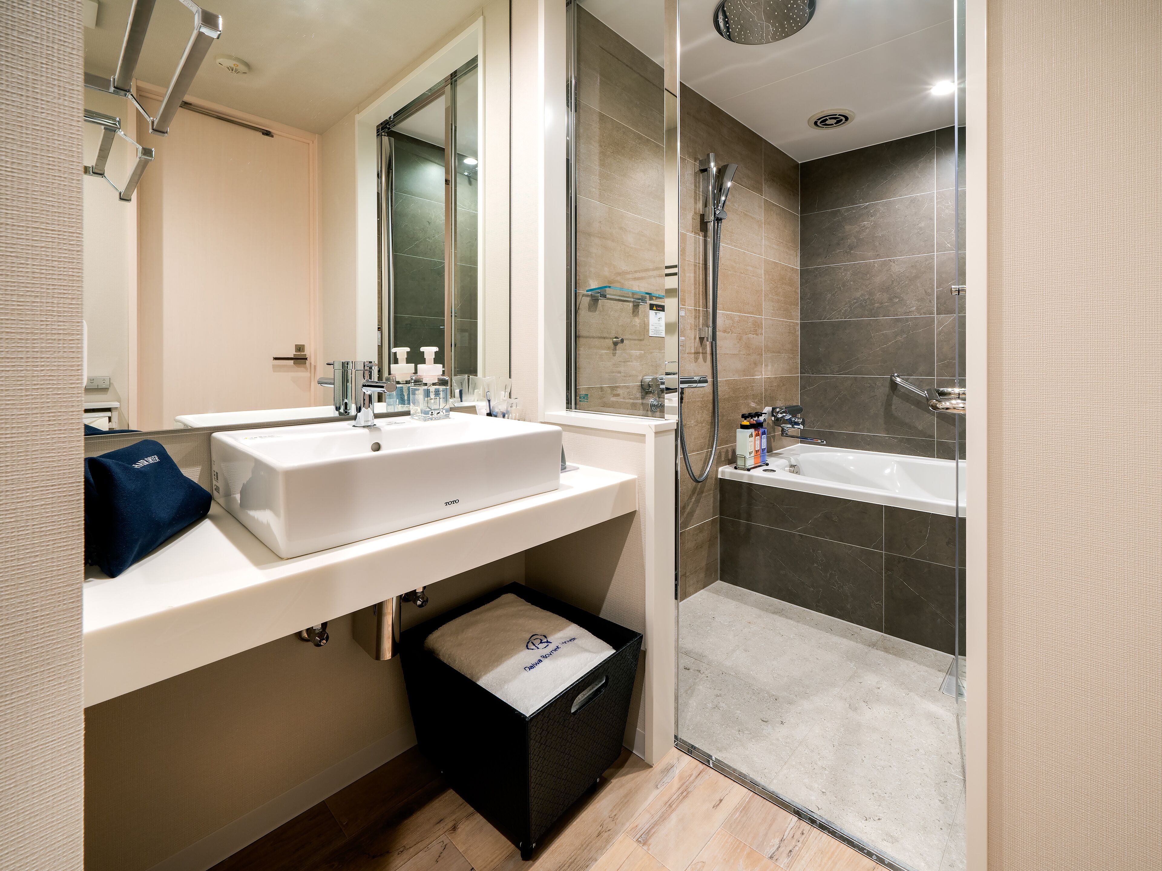 separate bathtub and shower, free toiletries, hair dryer, slippers