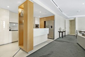 Apartment, 3 Bedrooms | Private kitchen - Aria Private 3 Bed Heart of Broadbeach (Broadbeach)