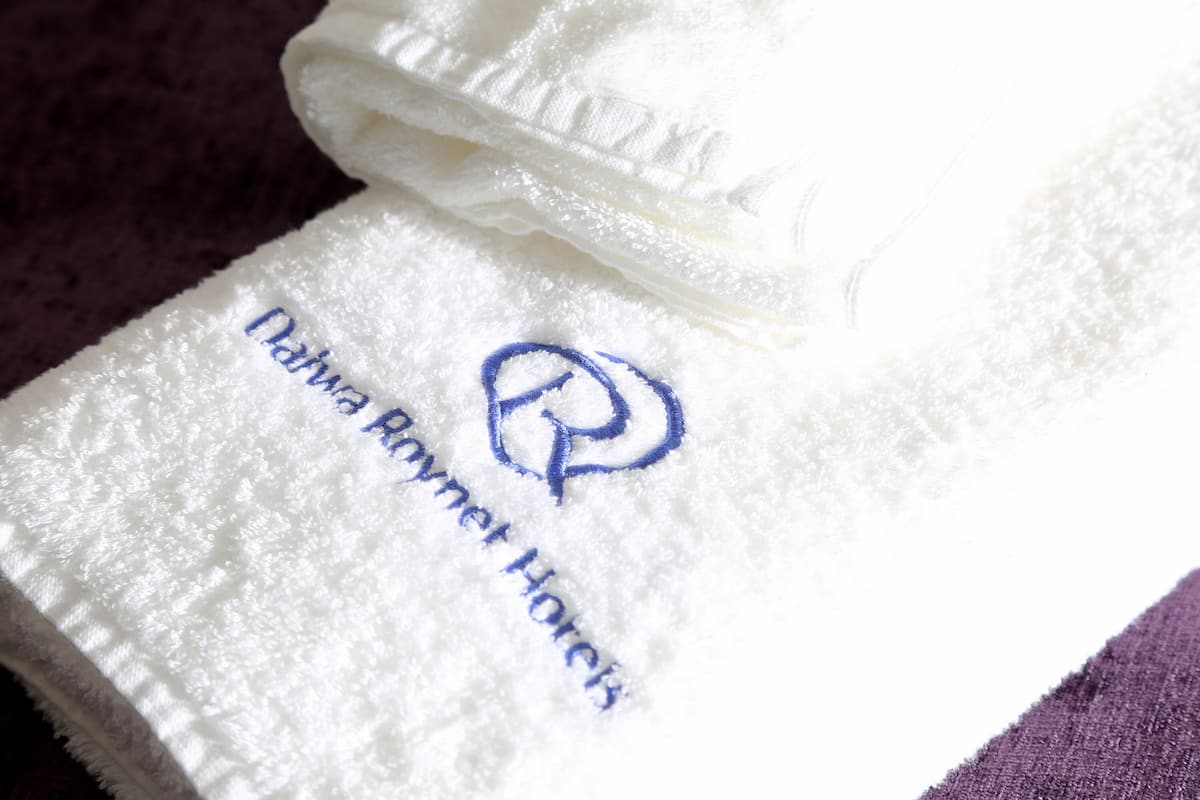 separate bathtub and shower, free toiletries, hair dryer, slippers