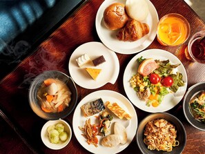 Frokostbuffé hver dag (mot et tillegg)