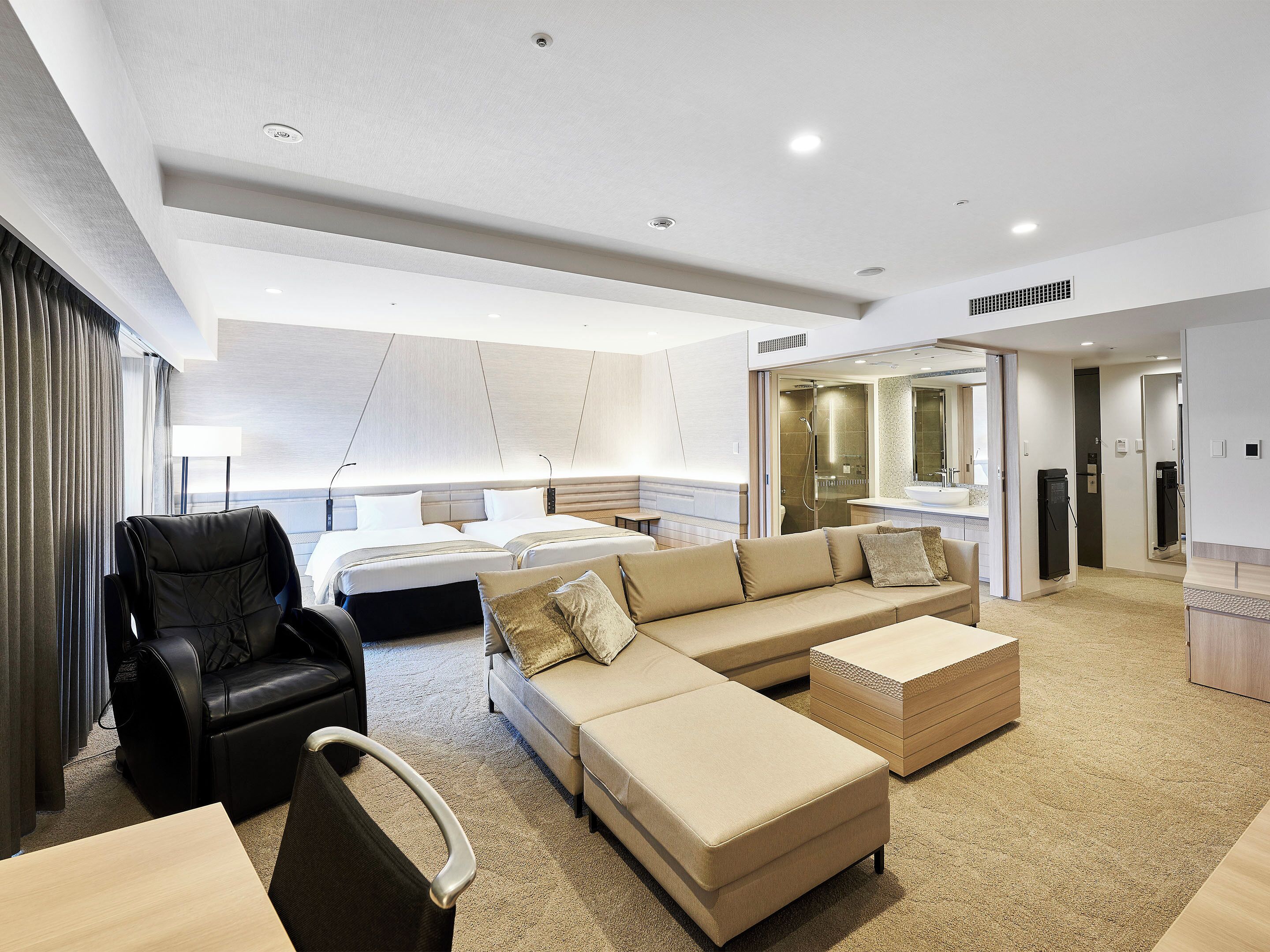 junior suite room - non-smoking | in-room safe, desk, laptop workspace, blackout curtains