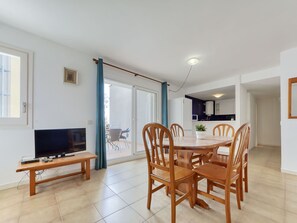 Dining - Beautiful apartment for 4 people with WIFI, TV and terrace (Roses)