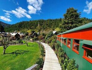 Train Carriage | Garden view