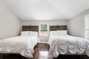 4 chambres, fer et planche à repasser, Wi-Fi, literie fournie