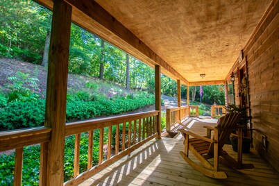 Hunker Down" Creek Front Cabin, In The Blue Ridge Mountains